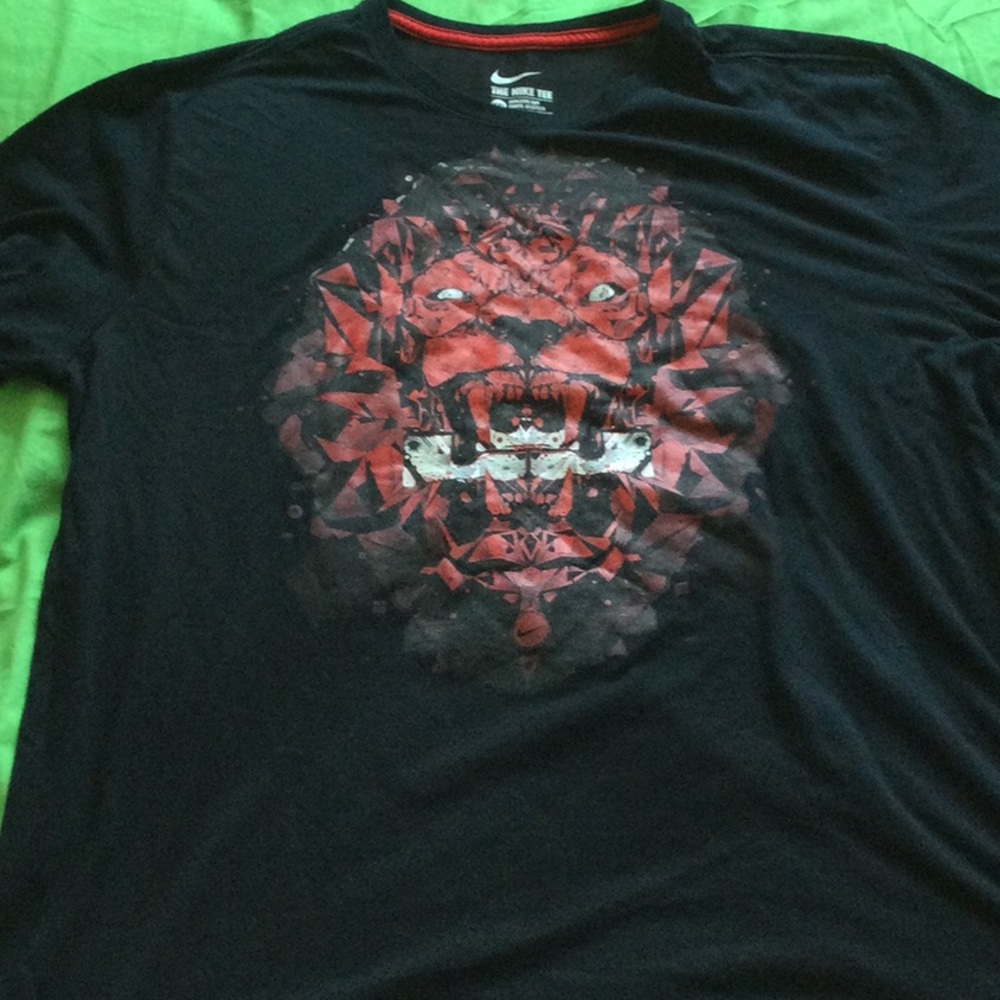 Nike Dri Fit tee.  Athletic cut US mens XXL